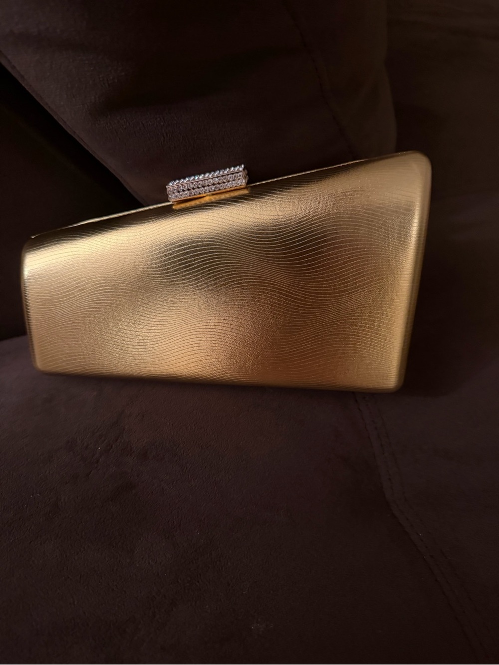 Elegant Gold Metallic Evening Clutch with Chain Strap